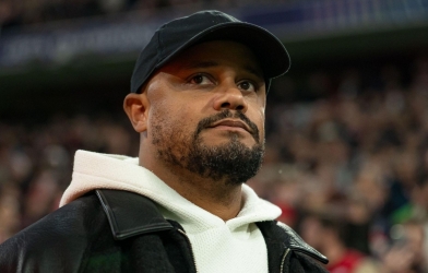 HLV Kompany gục ngã, nhập viện khẩn cấp trong buổi tập của Bayern Munich