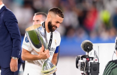 Real Madrid giành Siêu cúp châu Âu, HLV Ancelotti phát biểu ‘cứng’ về Benzema