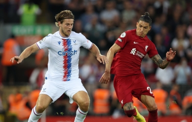 Trung vệ Crystal Palace bị dọa giết vì khiến Darwin Nunez của Liverpool nhận thẻ đỏ