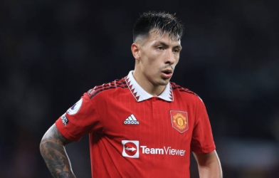 Thi đấu thăng hoa, ‘siêu trung vệ’ MU vẫn nhận chỉ trích thậm tệ vì...lùn