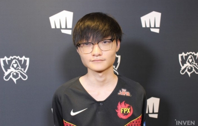 FPX.Tian lên tiếng bênh vực SofM về scandal chửi Gimgoon