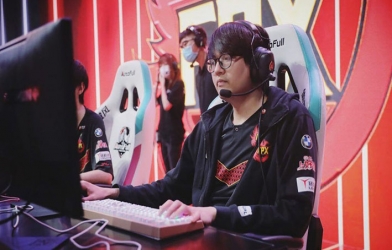 Gimgoon tiếp tục phá game, report SofM trong rank bất chấp việc anh chàng này không làm gì nên tội