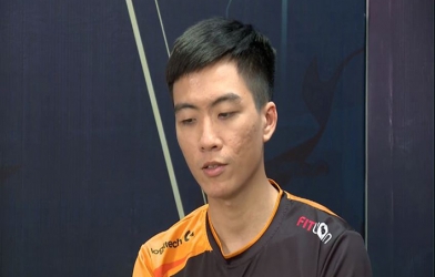 Liên Quân Mobile: Xuân Bách chỉ ra lý do Team Flash thua đối thủ yếu nhưng lại thắng đối thủ mạnh