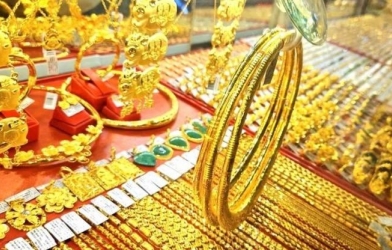 Giá vàng hôm nay 10/8: Giảm giá nhẹ