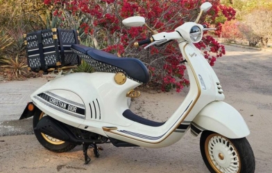 Vespa 946 Christian Dior đã bị 'thổi' giá lên đến 1,8 tỷ đồng