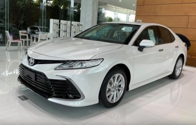 Toyota Camry bị đội giá cao 'ngất ngưởng' tại đại lý, mức chênh lên đến 130 triệu đồng