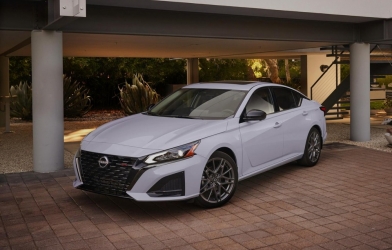 Nissan Altima 2023 chính thức 'lên kệ', thiết kế thể thao, gây áp lực lên Toyota Camry