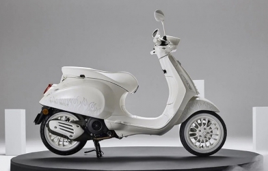 Vespa Sprint Justin Bieber 'lên kệ' tại Việt Nam, giá bán cao nhất 132 triệu đồng