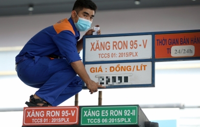 Nóng: Giá xăng nhập bất ngờ 'rớt' về mốc 22.000 đồng/lít