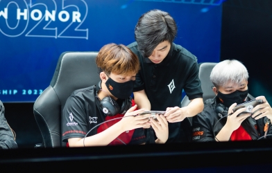 Kết quả AIC 2022 ngày 24/6: Team Flash thảm bại