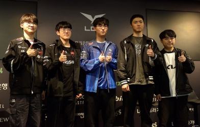 Faker ca ngợi Chovy