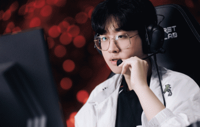 HLE vỡ trận trong ngày gặp lại thầy cũ