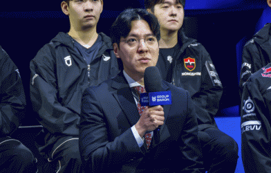 HLV kkOma nói thẳng một điều về tân binh của T1