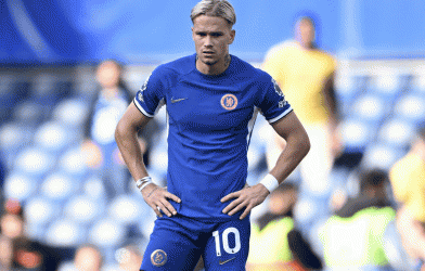 Siêu sao Chelsea bị cấm cửa vì lý do khó đỡ