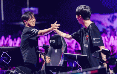 NS hủy diệt NRG, giành tấm vé đầu tiên vào chung kết