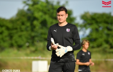 Không được trọng dụng, Văn Lâm gửi 'báo động đỏ' tới CLB Nhật Bản