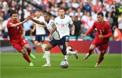 Video Anh vs Đan Mạch: Sterling đột phá uy hiếp Đan Mạch