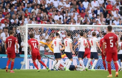 Video Anh 0-1 Đan Mạch: Siêu phẩm sút phạt xé lưới Tam Sư