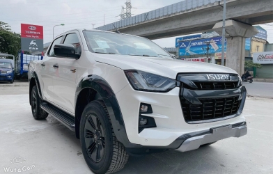 Cận cảnh Isuzu D-Max vừa về đại lý, sẵn sàng ra mắt đấu Ford Ranger