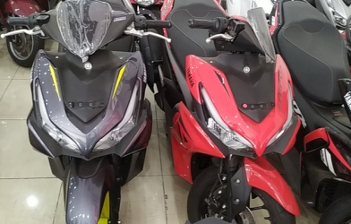 'Giật mình' Yamaha NVX 155 nhập khẩu giá rẻ hơn xe chính hãng