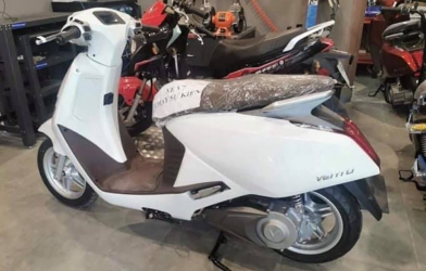 Cận cảnh VinFast Vento tại đại lý, nhiều trang bị xịn xò hơn Klara S