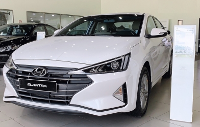 Giá xe Hyundai Elantra giảm mạnh, quyết đấu Mazda 3, Cerato