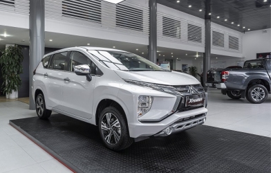 Giá xe Mitsubishi tháng 9 giảm mạnh khiến khách Việt xôn xao