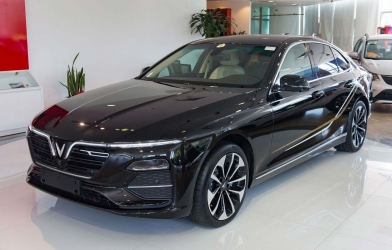 Giá lăn bánh VinFast Lux A2.0 sau khi nhận ưu đãi gần 300 triệu đồng