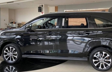 MPV đẹp long lanh của Toyota bất ngờ về đại lý, đe nẹt Mitsubishi Xpander