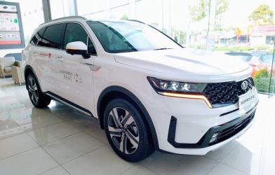 Kia Sorento “gây sốc” với giá bán mới, giảm mạnh 100 triệu đồng