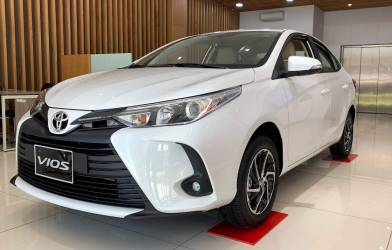 Toyota Vios giảm giá hàng chục triệu đồng, gây sức ép lên Accent, City