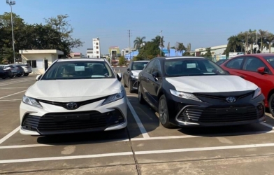 Toyota Camry 2022 chốt lịch ra mắt tại Việt Nam vào 17/12