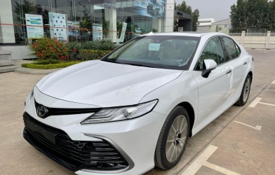 Chi tiết Toyota Camry 2022 vừa về đại lý, ra mắt vào 10 giờ sáng mai