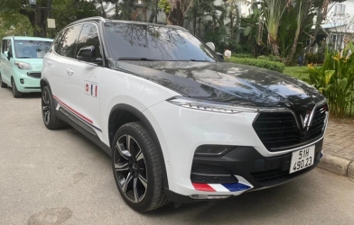 Minh “Nhựa” bán VinFast Lux SA2.0 khi mới chạy được khoảng 6.000 km