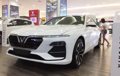 Bán gần 36.000 xe xăng/năm, VinFast vẫn quyết định trở thành hãng xe thuần điện