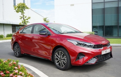 Giá 759 triệu đồng, Kia K3 1.6 Turbo GT vừa ra mắt có gì đấu Mazda 3, Civic?