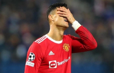 Ronaldo xuất hiện với 'gương mặt lạ lẫm', tương lai MU đã được 'định đoạt'?