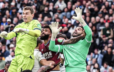 West Ham xem xét gửi khiếu nại lên Premier League vì bàn thua gây tranh cãi