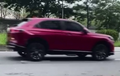 Bắt gặp Honda HR-V 2022 lăn bánh tại Việt Nam, ngoại hình cực ấn tượng