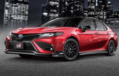 Toyota Camry sắp được bổ sung phiên bản hiệu suất cao, đấu Mazda 6, Accord