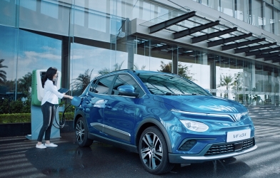 Trải nghiệm ô tô điện VinFast VF e34: trang bị tiện nghi, vận hành êm ái