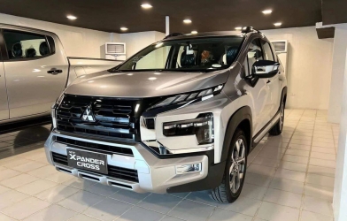 Đại lý ồ ạt nhận đặt cọc Mitsubishi Xpander Cross 2023, ra mắt trong tháng này
