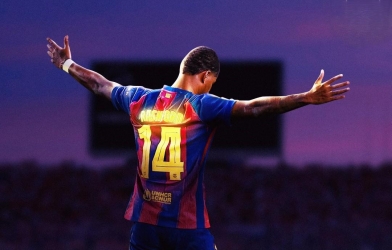 'Người thừa' MU đang khiến CĐV Barca say đắm