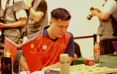 Nhà vô địch thế giới Việt Nam '1 chọi 5' cao thủ Trung Quốc