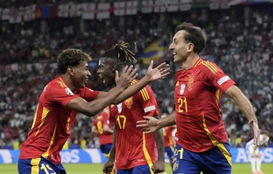 MU theo đuổi người hùng EURO, bom tấn 65 triệu Bảng