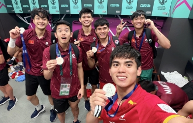 CHÍNH THỨC: VFF lên tiếng khi U23 Việt Nam nhận HCĐ 'ở phòng thay đồ'