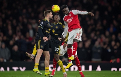 'Arsenal chỉ may mắn khi dẫn đầu Ngoại hạng Anh'