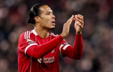 Liverpool phán quyết tương lai của Van Dijk