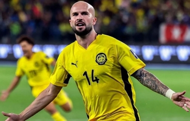 Khiêu khích CĐV Việt Nam, cầu thủ nhập tịch lậu Malaysia gây phẫn nộ