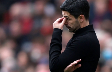 Arsenal gặp tin xấu, cuộc đua vô địch thêm sóng gió